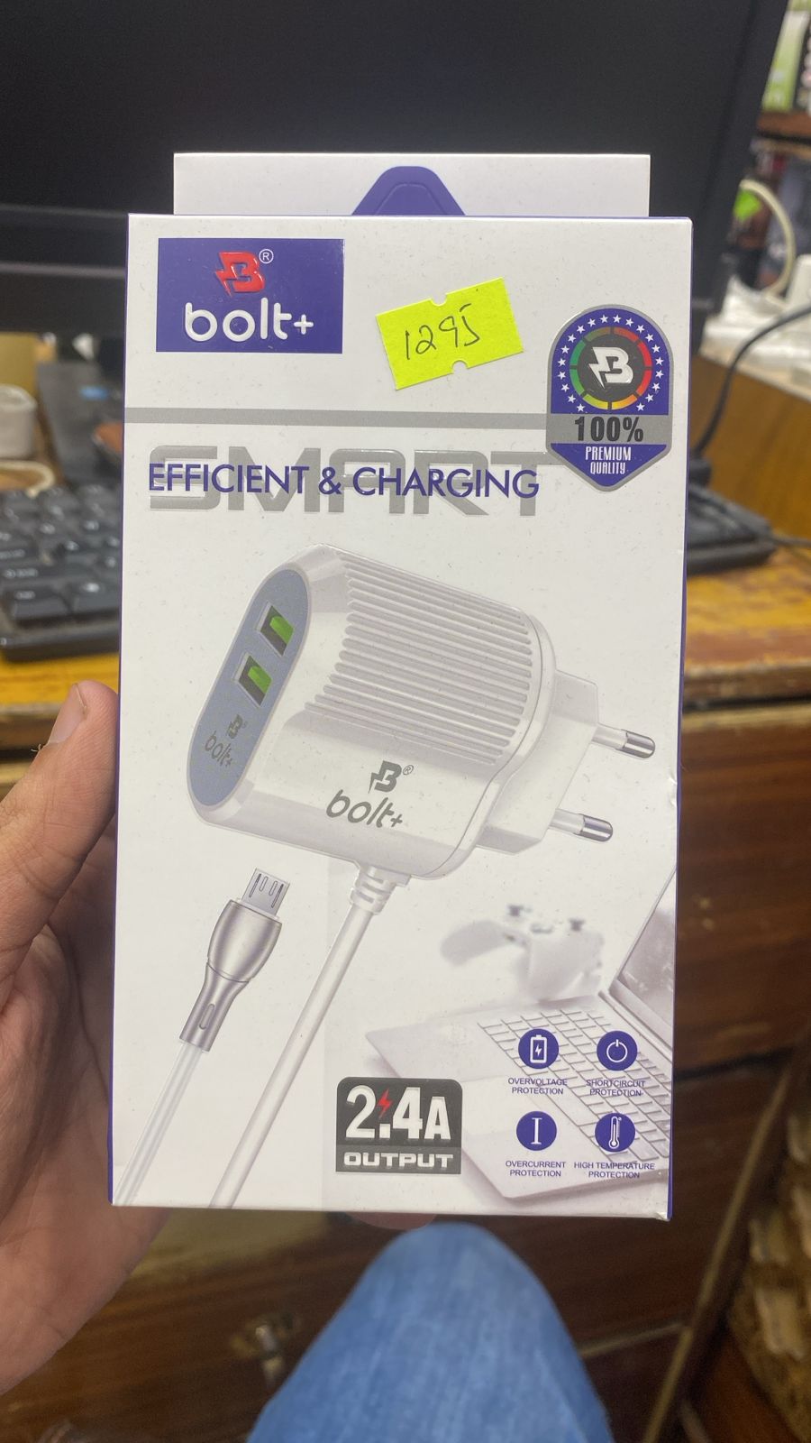 Bolt charger 2 pot micro wire  2.4A